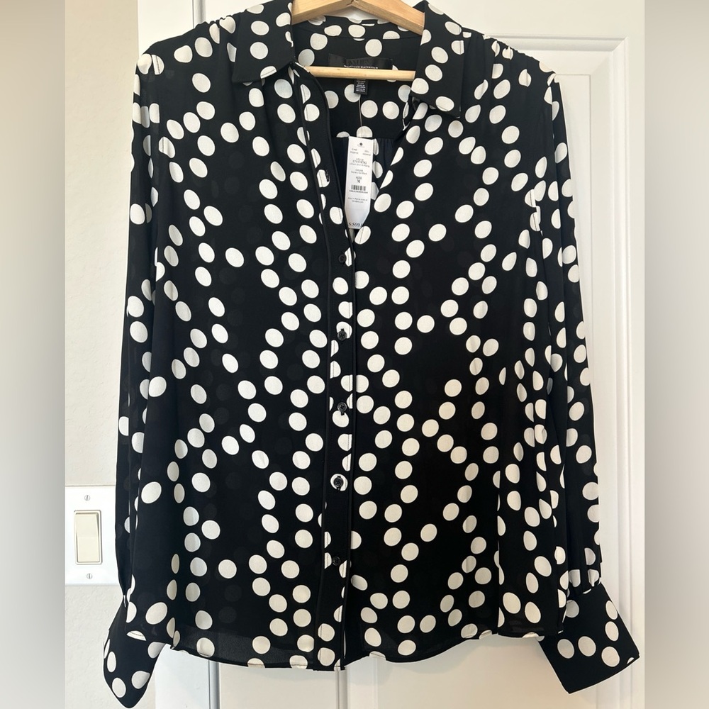 White House Black Market Black and White Polka Dot Shirt M NWT